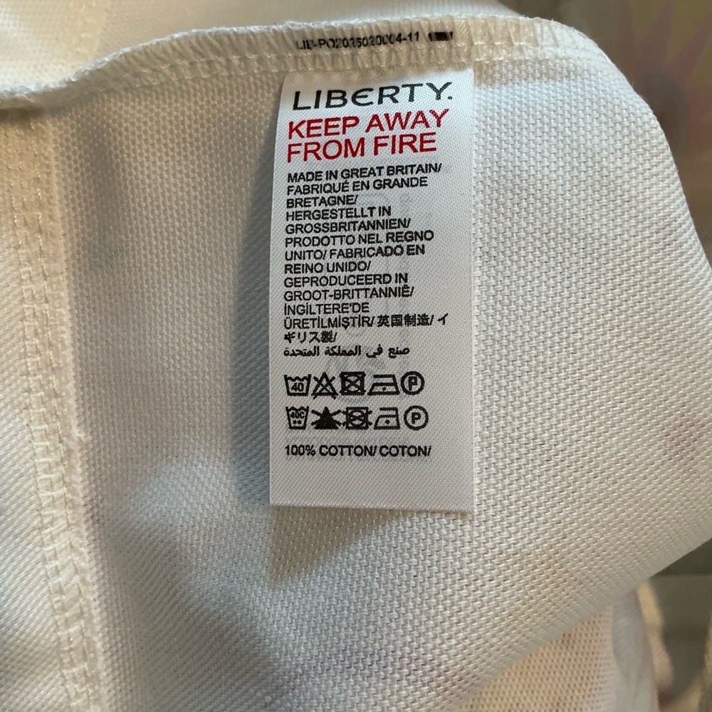 Liberty of London 150th Anniversary Tote & Puzzle - Picture 5 of 9